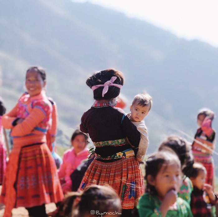 Du lịch Háng Đồng Sơn La còn là dịp để bạn tìm hiểu về đời sống địa phương