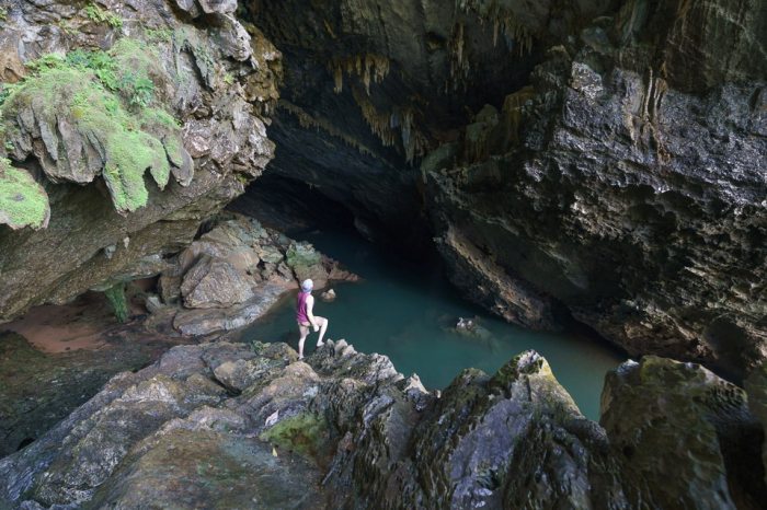 trong hang Trạ Ang