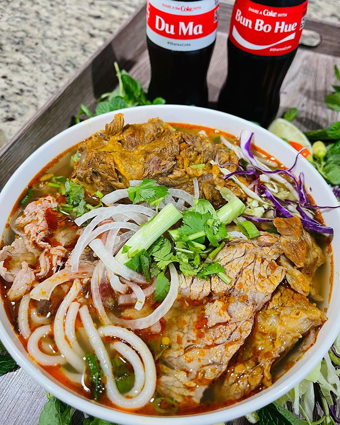 Bún bò Mệ Rơi - quán bún bò ngon ở Huế