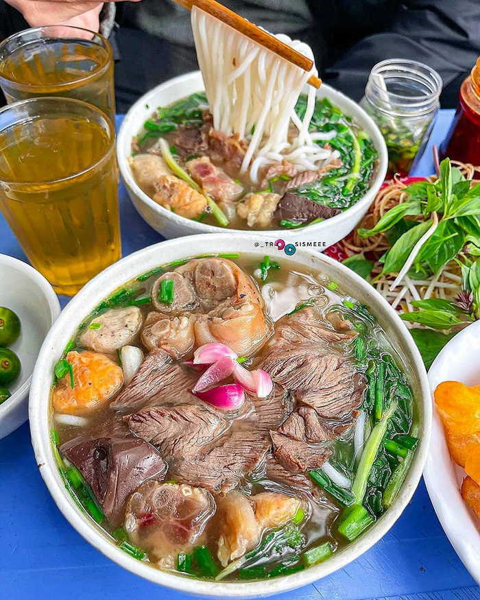 Quán bún bò ngon ở Huế - Hẻm