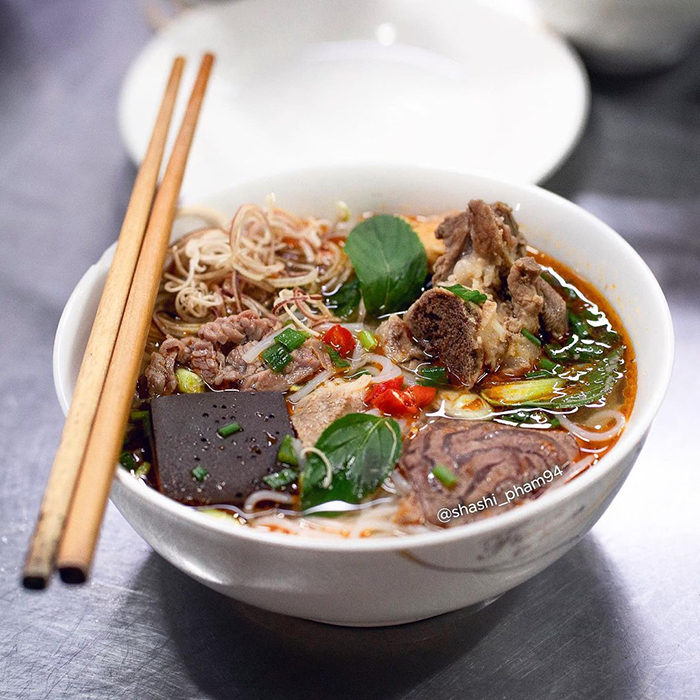 Quán bún bò ngon ở Huế - O Phượng