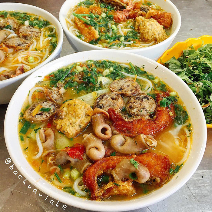 Thưởng thức món ngon tại quán bún cá cay ngon ở Hải Phòng