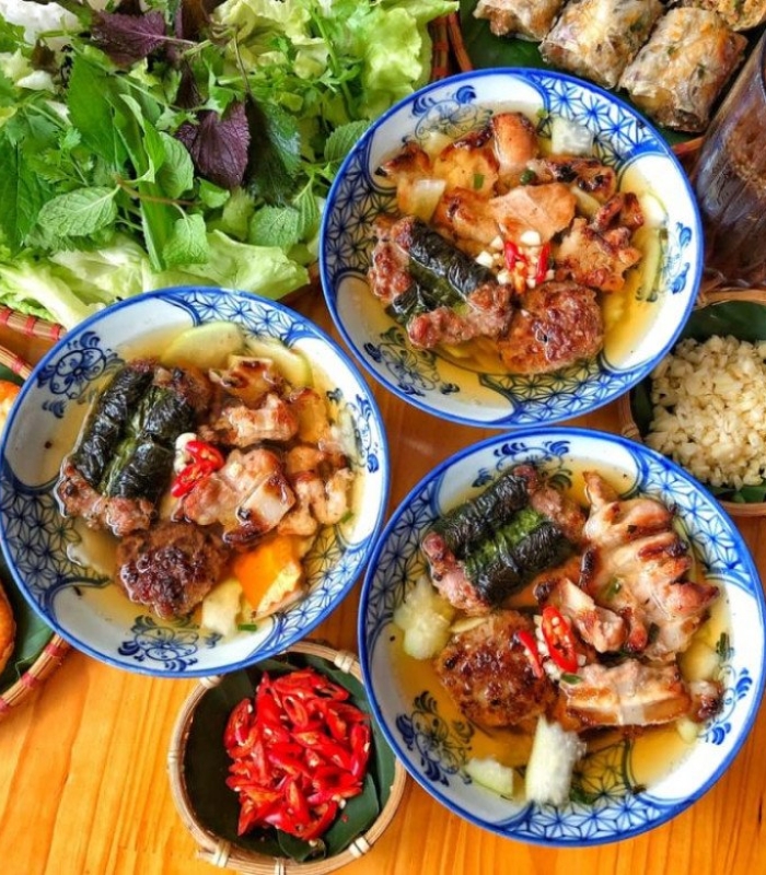 Quán bún chả ngon ở Hà Nội - Quán Bún Chả Hương Liên ở Hà Nội là điểm đến thu hút nhiều thực khách ghé thăm