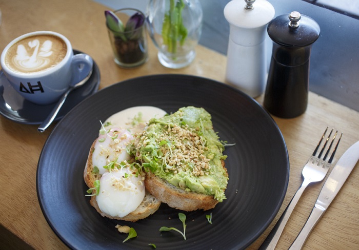 Với thực đơn cả ngày cùng phong cách trang trí bắt mắt, Architects and Heroes là một trong những quán cà phê nổi tiếng ở Perth