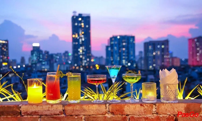 Ngắm nhìn thành phố từ trên cao với ly cocktail ngon lành Quán cà phê sang chảnh ở Quận Cầu Giấy