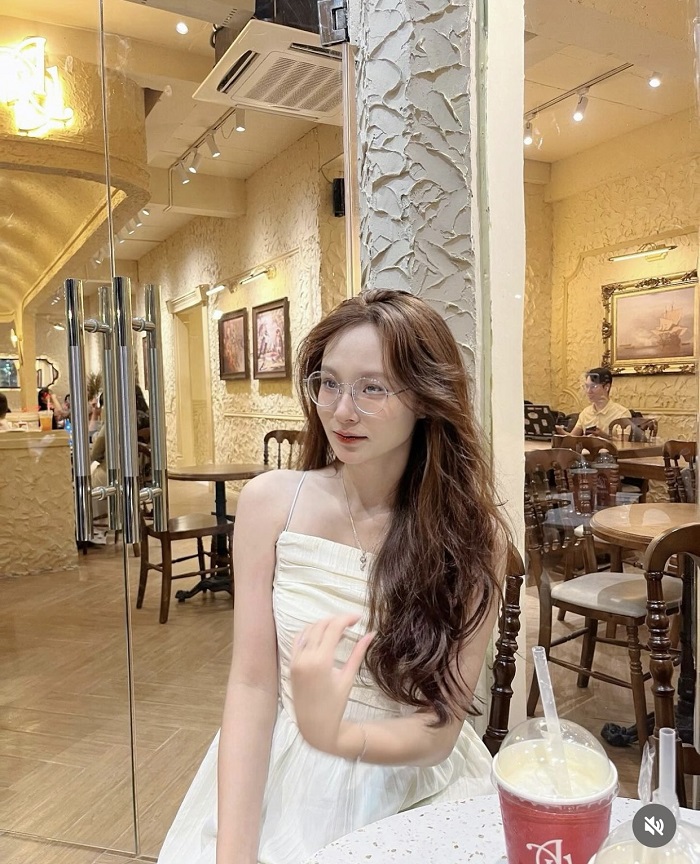 Ánh sáng tại Quán cà phê đẹp ở Quận Cầu Giấy Hà Nội lên ảnh cực đẹp, cho bạn tha hồ chụp choẹt 