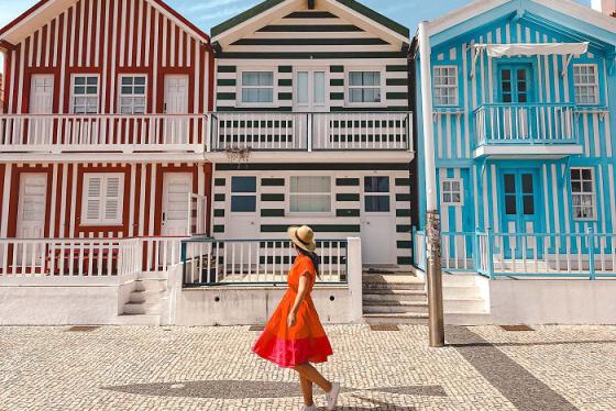 Dành cả ngày hè ở thành phố biển Aveiro Bồ Đào Nha, đi thuyền gỗ ngắm kênh đào tuyệt đẹp