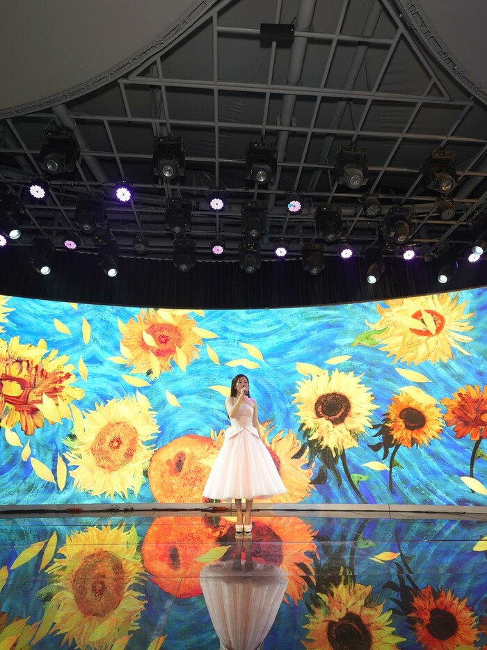 triển lãm tháng 7 ở TP HCM Van Gogh & Monet Art Lighting Experience