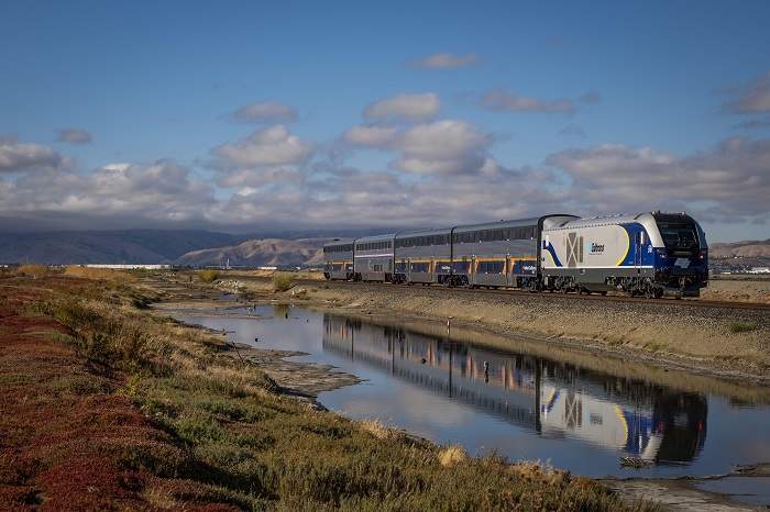 Amtrak’s Capitol Corridor, tuyến đường sắt Amtrak đẹp nhất bờ biển Thái Bình Dương đưa bạn tham quan Sacramento và Vịnh Francisco