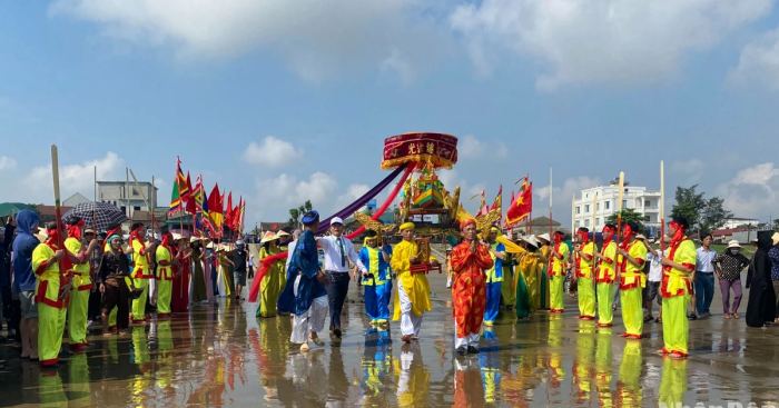 kinh nghiệm du lịch biển Thiên Cầm Hà Tĩnh cầu ngư