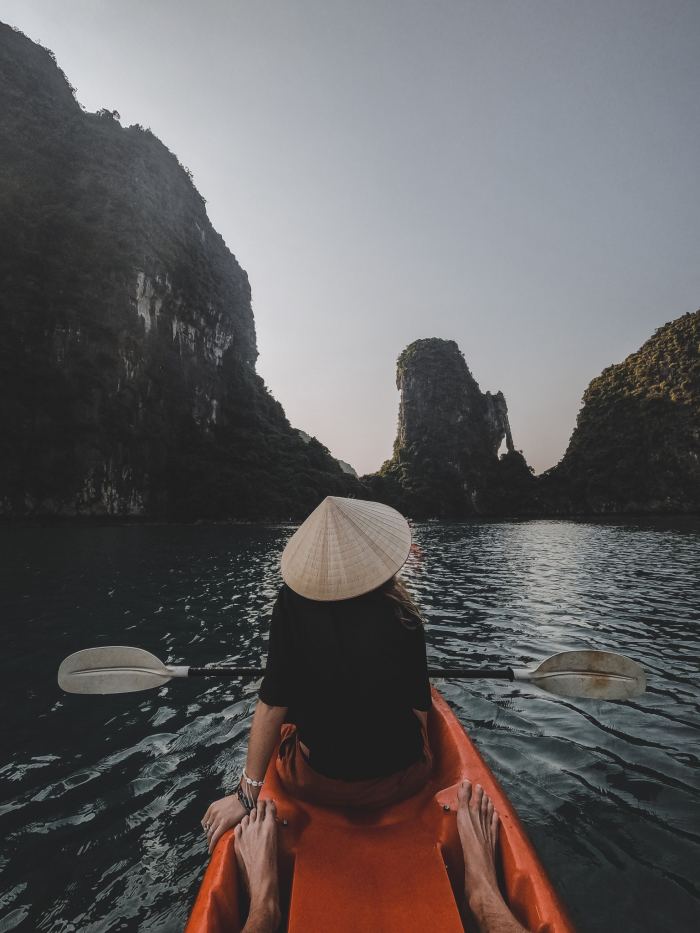 mùa mưa bão đi du lịch ở đâu Hạ Long