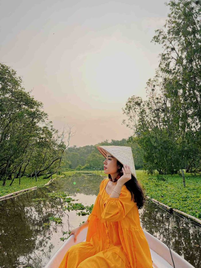 mùa mưa bão đi du lịch ở đâu Miền tây