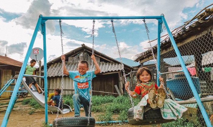 Lang thang trong bản Cu Vai Yên Bái Lào Cai, bạn sẽ thấy tiếng trẻ em vô tư nô đùa