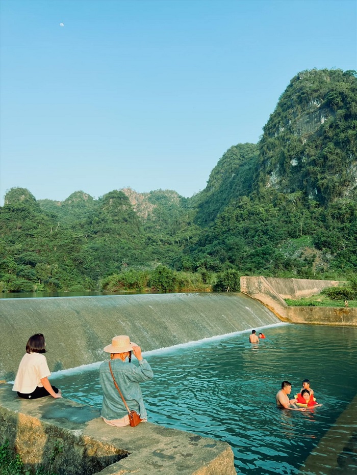 Góc nào ở đây lên ảnh cũng đẹp khi du lịch Lạng Sơn mùa nước nổi 