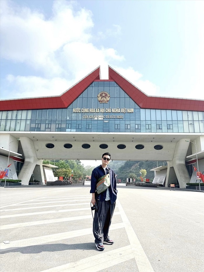 Cửa khẩu Quốc tế Hữu Nghị cũng là điểm đến thú vị khi du lịch Lạng Sơn mùa nước nổi