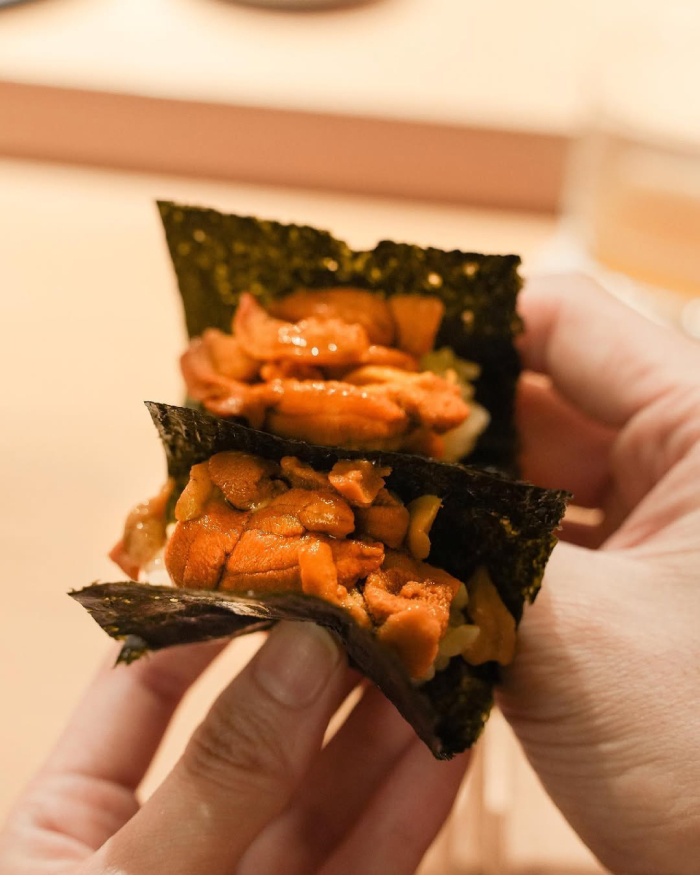 Trứng nhím bổ dưỡng béo ngậy thường được ăn sống