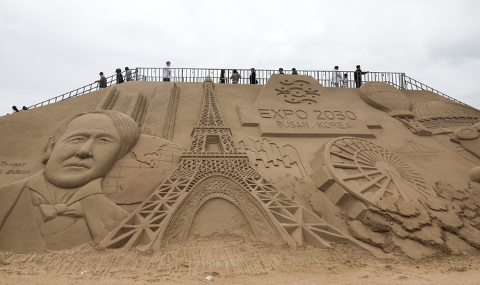 Tham gia Lễ hội cát Haeundae cùng  cẩm nang du lịch Busan Hàn Quốc