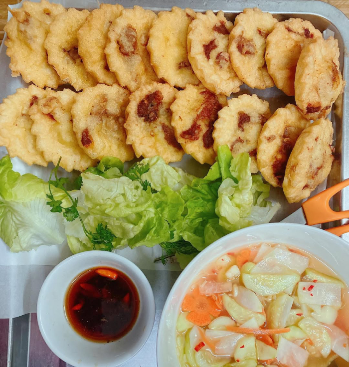 Bánh áp chao nóng giòn chấp nước chấm đậm đà