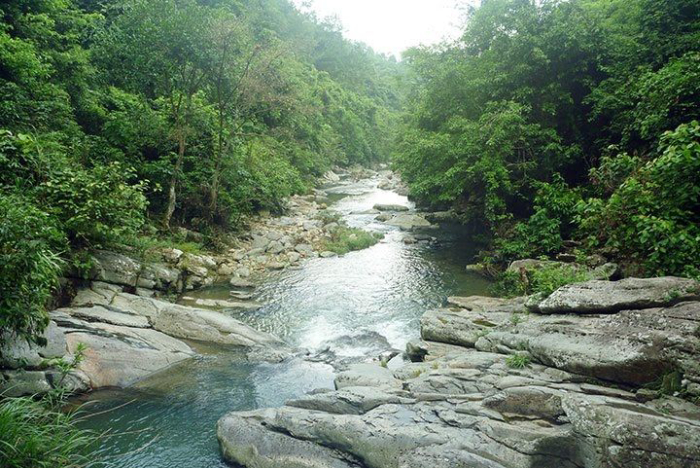 Suối Long Đầu dài 10km là điểm dừng chân xua tan mệt mỏi cho du khách