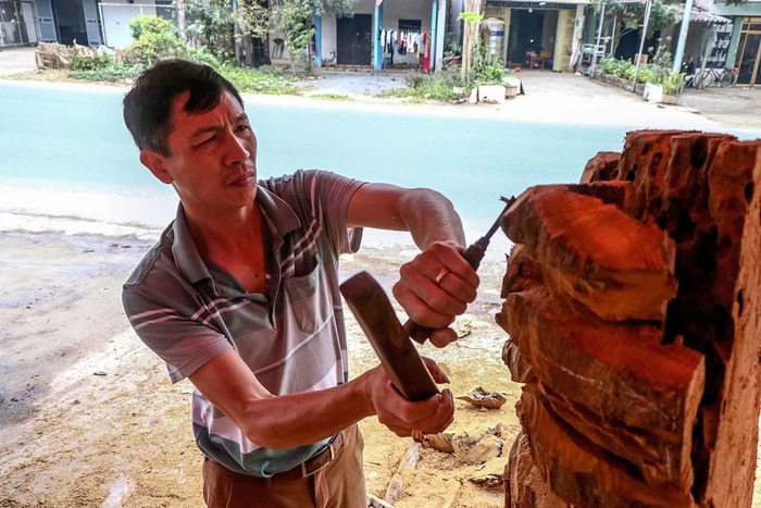 Cẩm nang du lịch Lương Sơn Hoà Bình Phú Thọ: Ghé thăm Làng nghề gỗ lũa Lâm Sơn