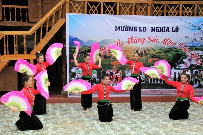 Cẩm nang du lịch Nghĩa Lộ Yên Bái Lào Cai: Ghé thăm các bản làng