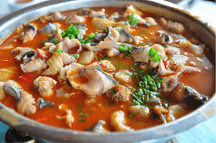 Thưởng thức lẩu cá cay cùng cẩm nang du lịch Phượng Hoàng Cổ Trấn Trung Quốc 