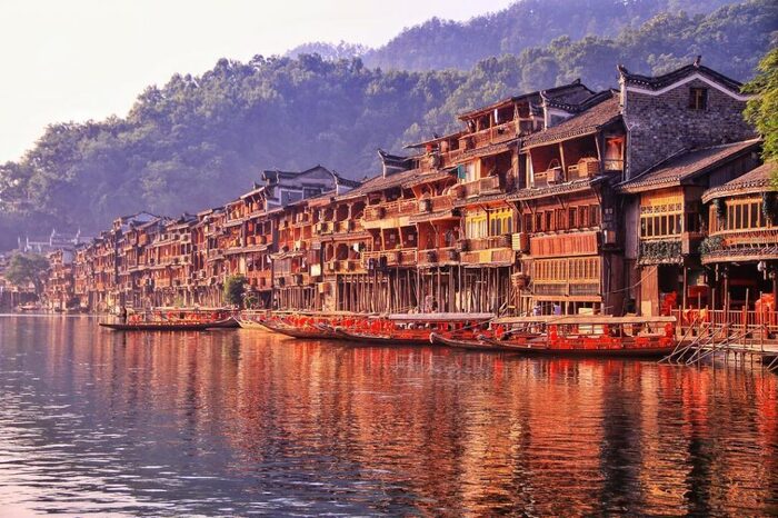 Lựa chọn phương tiện di chuyển đến Phượng Hoàng Cổ Trấn Trung Quốc