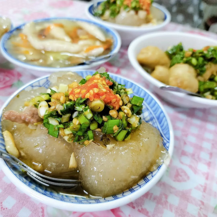 Bánh thịt viên với lớp vỏ dẻo mịn và nhân thịt băm bên trong