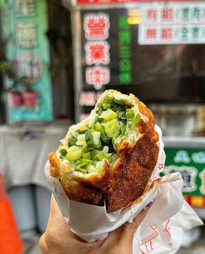 Bánh mỡ hành thơm lừng tại mọi góc phố của Vân Lâm