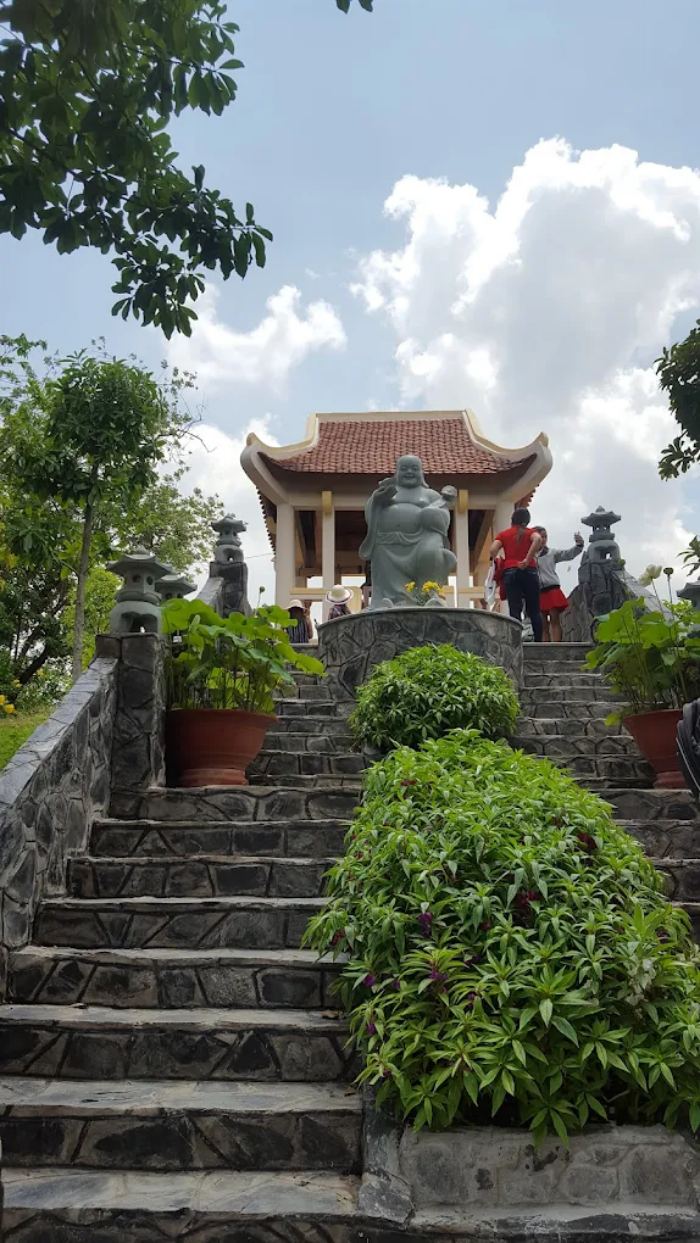 Chùa Bà Thiên Hậu Đồng Nai khuôn viên