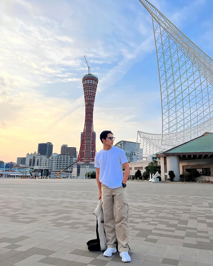 Di chuyển bằng taxi tới công viên Meriken Nhật bản