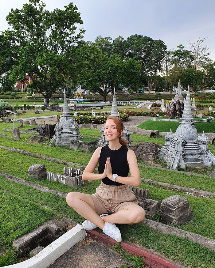 Gọi Taxi hoặc Grab tời công viên Mini Siam Thái lan