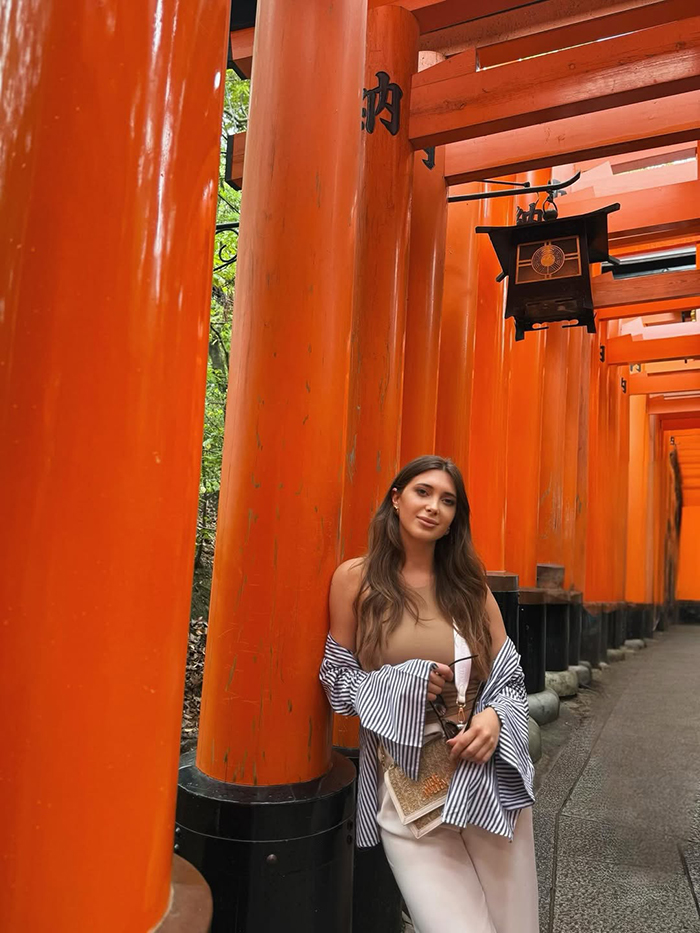 Hàng ngàn cổng torii đỏ rực (Senbon Torii)