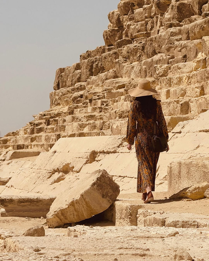 Mùa hè (tháng 5 - tháng 9): Nóng gay gắt và ít khách