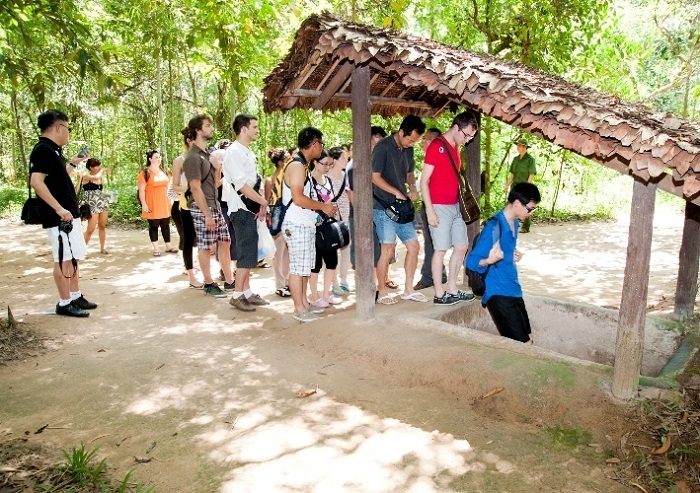 Địa đạo Bến Đình Củ Chi TP HCM - Ai mắc chứng sợ không gian hẹp không nên vào địa đạo hẹp