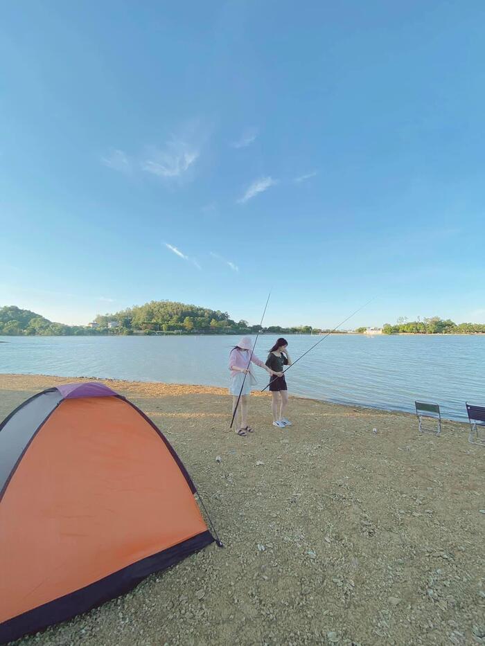 Địa điểm cắm trại ở Ninh Bình - Hồ Yên Thắng