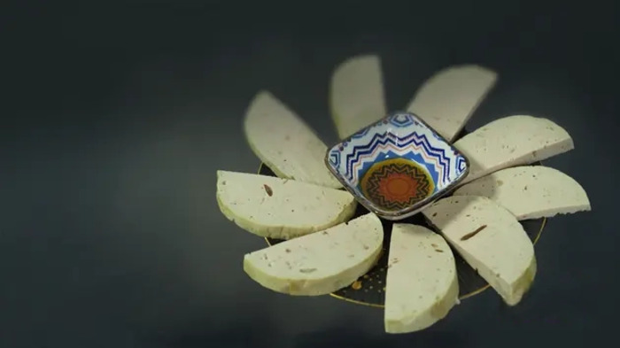 Món ăn đặc sản Đan Phượng Hà Nội: Giò lụa Tân Hội