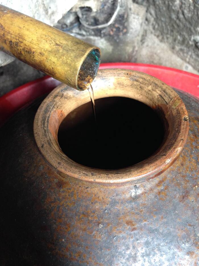 Món ăn đặc sản Đan Phượng Hà Nội: Rượu Bá Giang