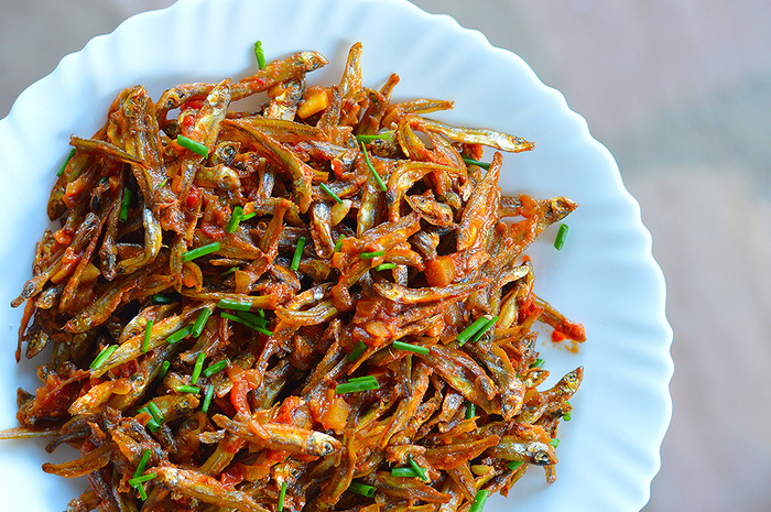 Món ăn ngon ở châu Phi - Kapenta với cháo ngô