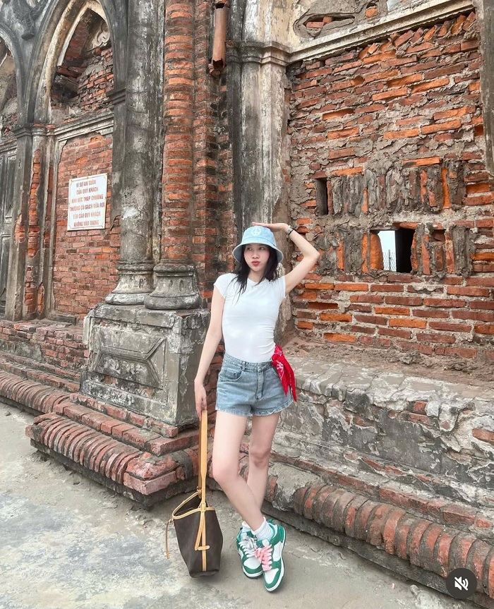 Nhà thờ đổ Hải Lý là một trong những nhà thờ bỏ hoang đẹp nhất Việt Nam