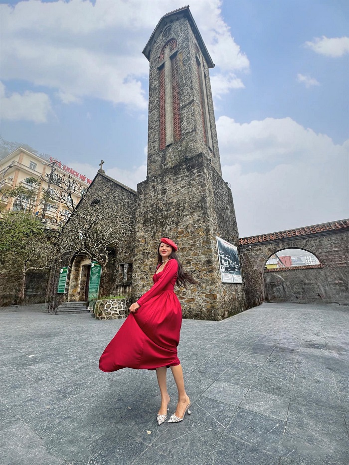 Tháp chuông nhà thờ bỏ hoang đẹp nhất Việt Nam  là background check in siêu đẹp cho khách du lịch