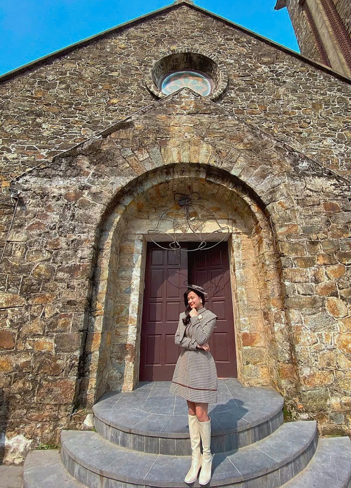 nhà thờ bỏ hoang đẹp nhất Việt Nam  thu hút khách du lịch thập phương