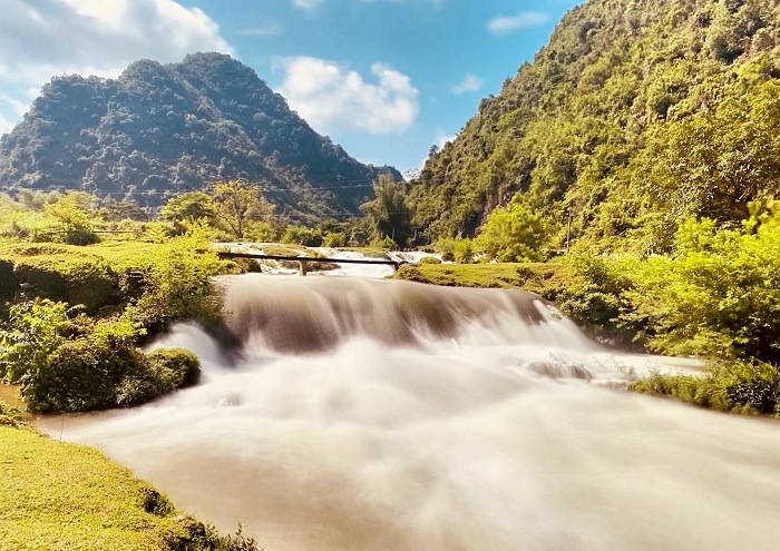 Thác Chó Cao Bằng là điểm du lịch nổi bật của huyện Trùng Khánh