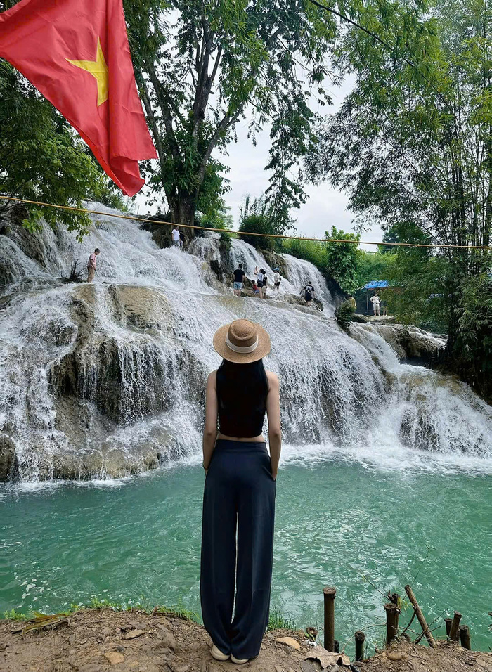 Tham quan, vui chơi ở thác Trăng Hòa Bình Phú Thọ