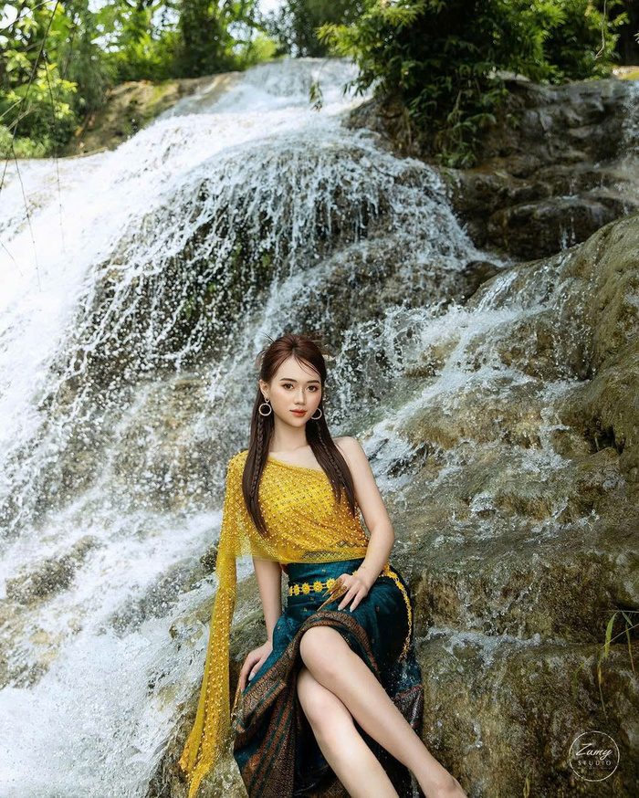 Chiêm ngưỡng thác Trăng Hòa Bình Phú Thọ