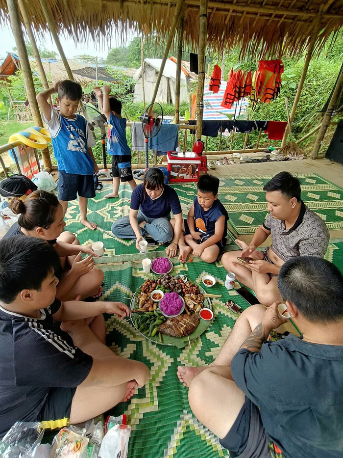 Khám phá ẩm thực tại thác Trăng Hòa Bình Phú Thọ