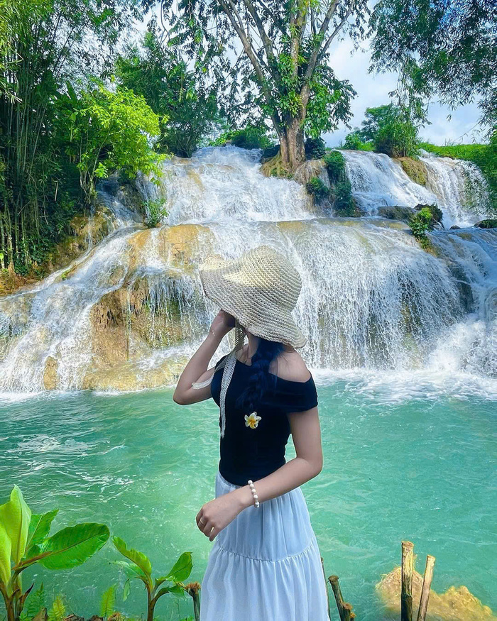 Từ tháng 4 đến tháng 9 hàng năm là thời điểm lý tưởng nhất để ghé thăm thác Trăng Hòa Bình Phú Thọ