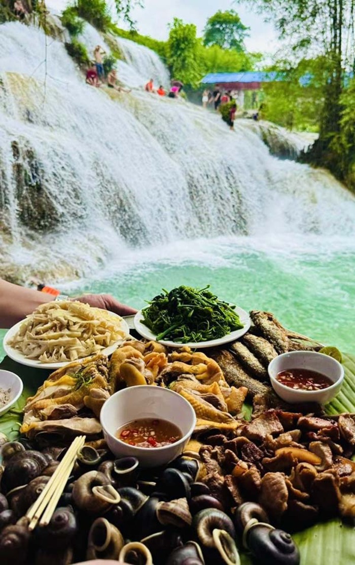 Khám phá ẩm thực tại thác Trăng Hòa Bình Phú Thọ