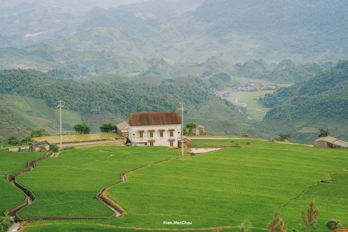 Suối Bon Vân Hồ Sơn La không chỉ là chốn tránh nóng lý tưởng mà còn là điểm đến tuyệt vời cho những ai yêu thiên nhiên nguyên bản, muốn tìm lại sự tĩnh lặng và kết nối với đất trời. 