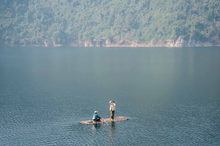 Du lịch vịnh Ngòi Hoa Hòa Bình Phú Thọ - Ngồi thuyền vãn cảnh